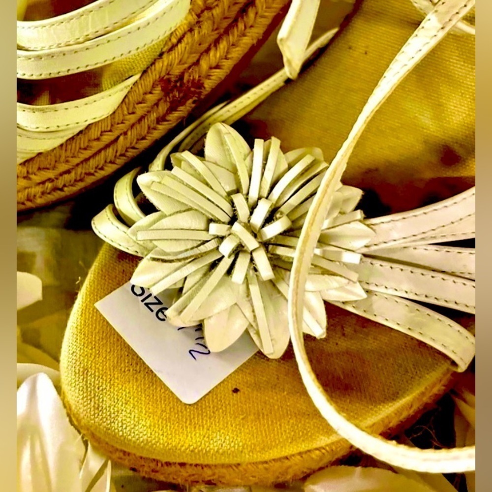LEATHER AND JUTE CERFEW WEDGES WITH FLOWER EMBELLISHMENT - Picture 4 of 7